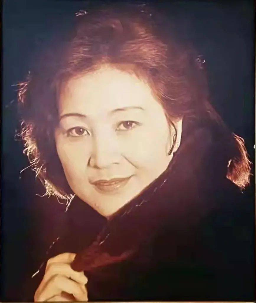 范曾妻子逝世,慈善捐赠60亿!_楠莉