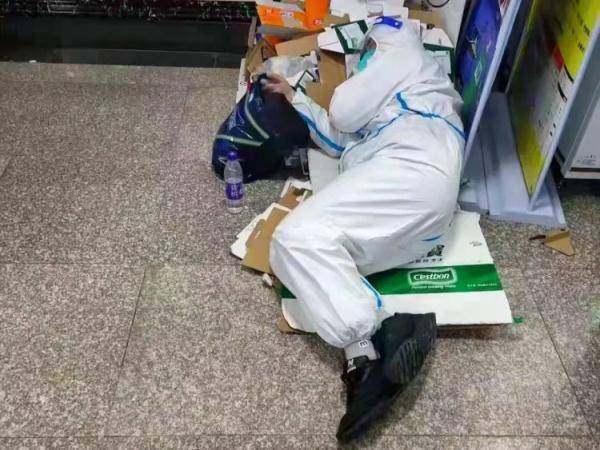 大学城|大连30余名大学城学生确诊！他们的“隔离日记”看哭……