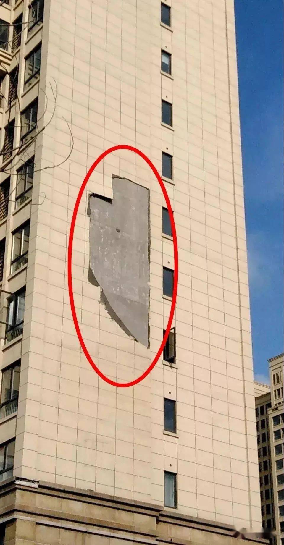 网友:这种房子谁敢住!_外墙