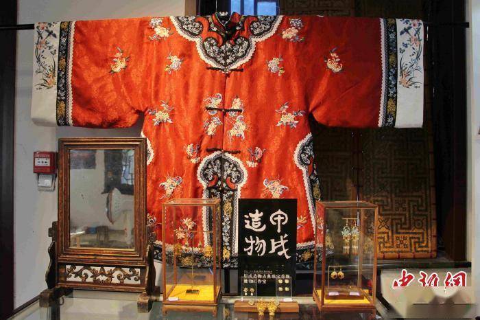 技艺“90后”青年不爱潮服爱“古装” 国风文化悄然“破圈”