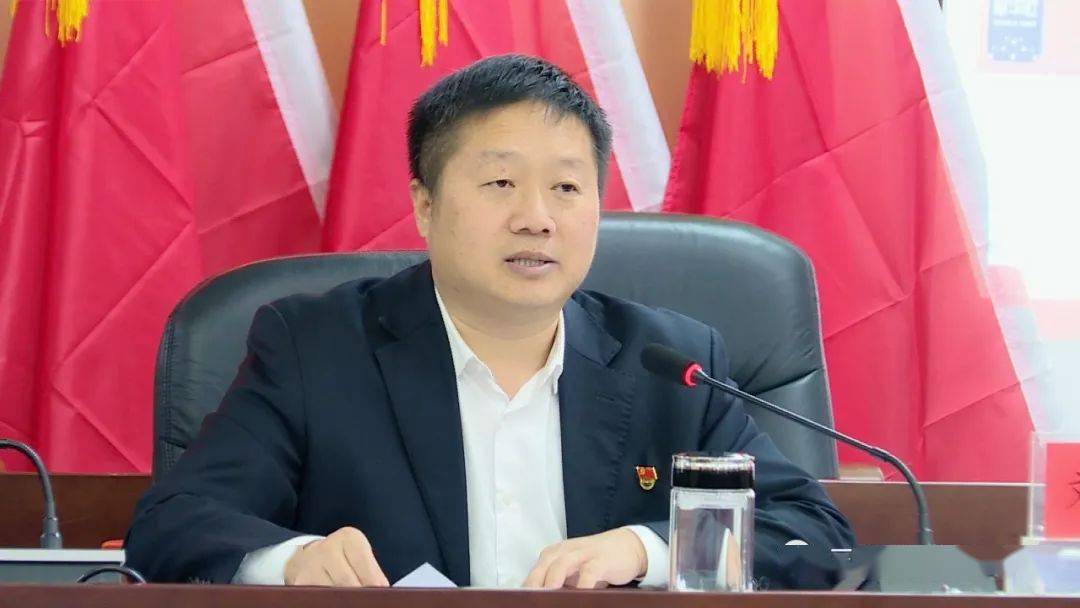 刘明波为三穗县党政领导干部综合业务能力提升培训班学员授课_发展