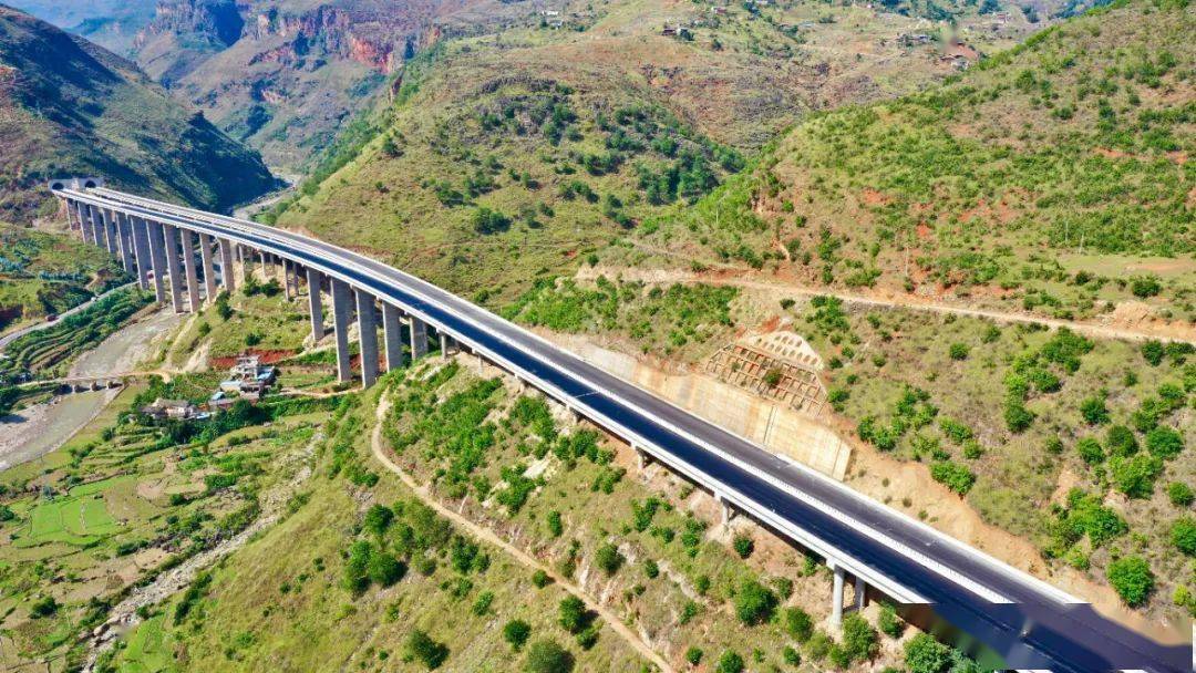 注意丽攀高速这个路段又有新进展啦