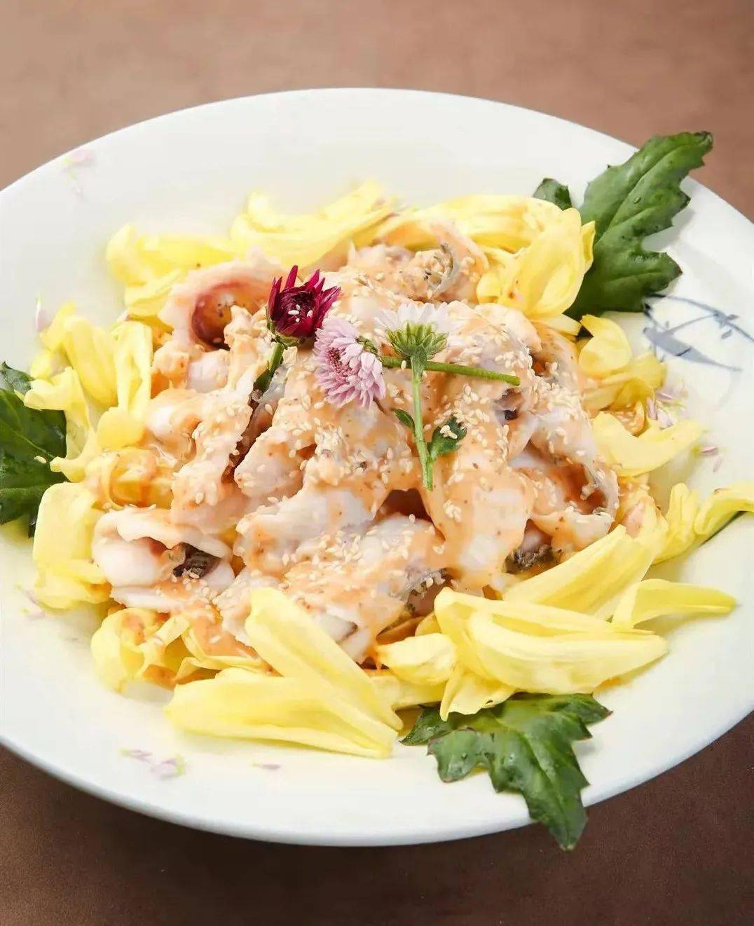 作为菊花会美食区脆肉鲩摊位参展商之一,鱼师傅餐饮管理有限公司一直