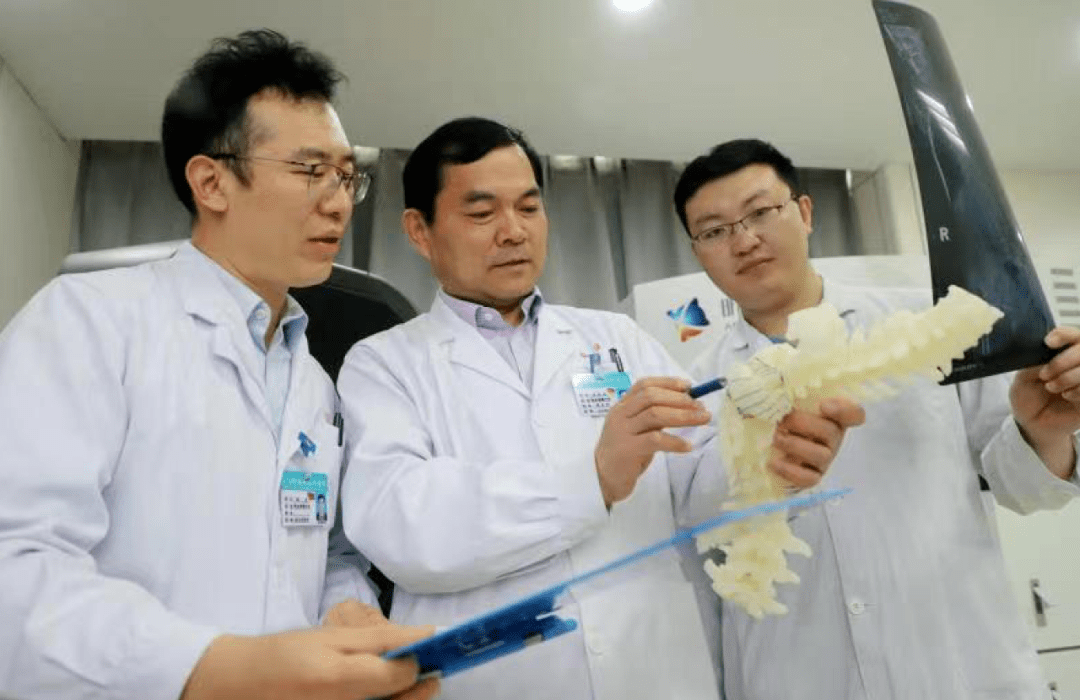 脊柱|聚焦智能手术机器人 深化区域医疗高质量发展——对话河南省人民医院脊柱脊髓中心主任高延征