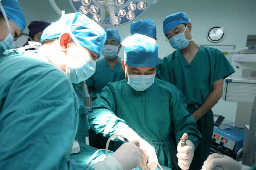 脊柱|聚焦智能手术机器人 深化区域医疗高质量发展——对话河南省人民医院脊柱脊髓中心主任高延征