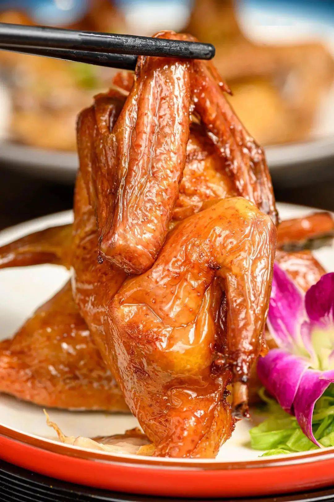 撕扯爆汁香脆妙龄乳鸽一口勾魂要的就是这个味