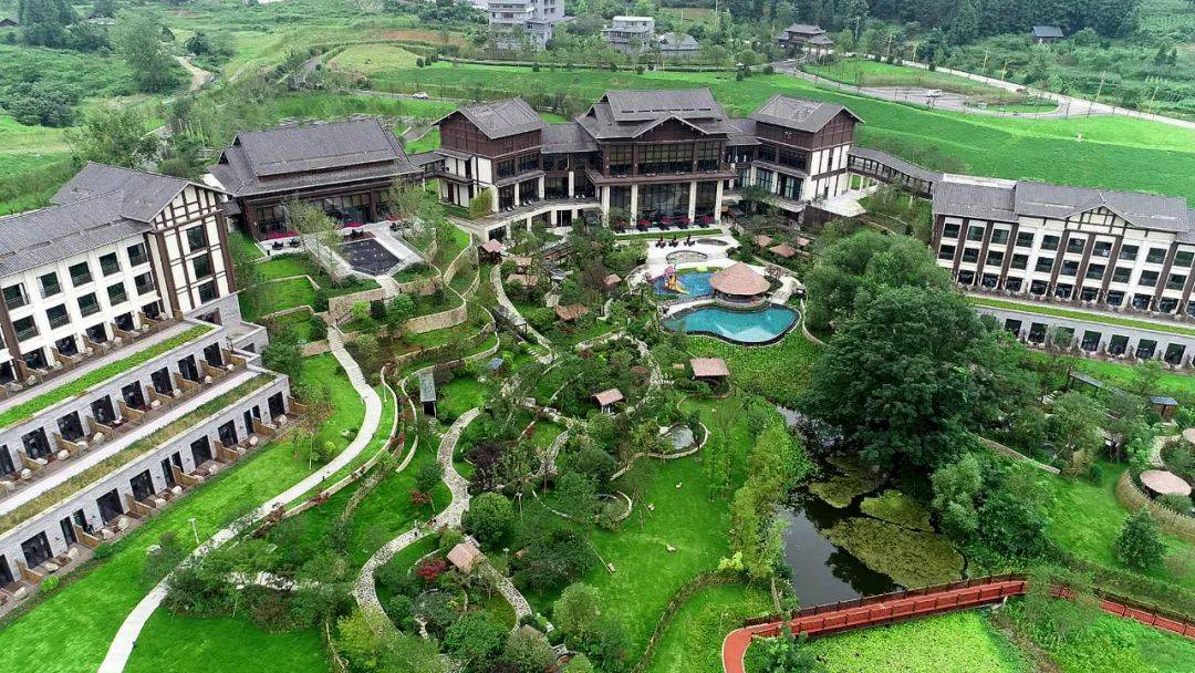 连日来,丹寨万达锦华云沁温泉也迎来了不少泡温泉,休闲度假的客人