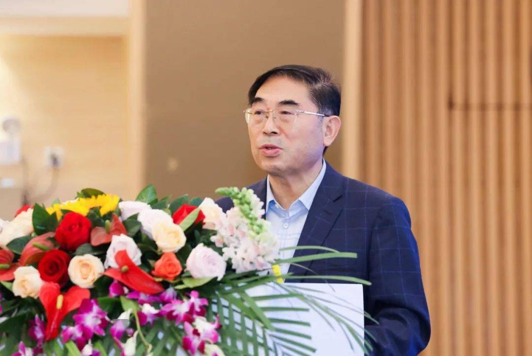 何华武院士特邀报告(视频)《持续推进铁路技术创新 支撑交通低碳高效