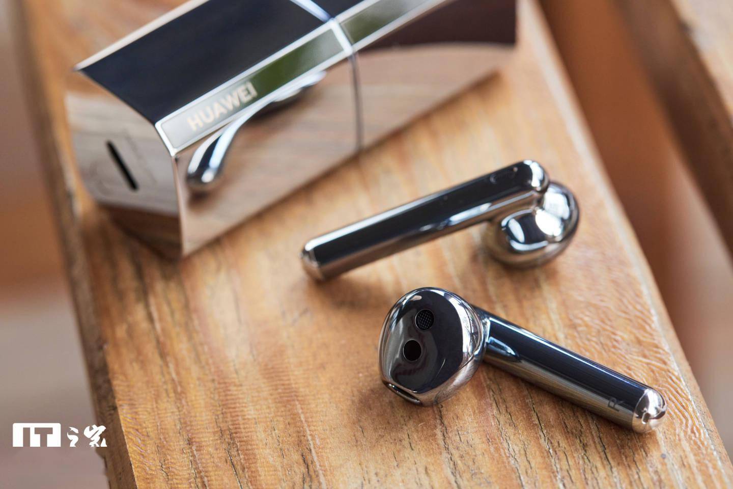 【IT之家开箱】华为 FreeBuds Lipstick 口红耳机图赏：声色由我