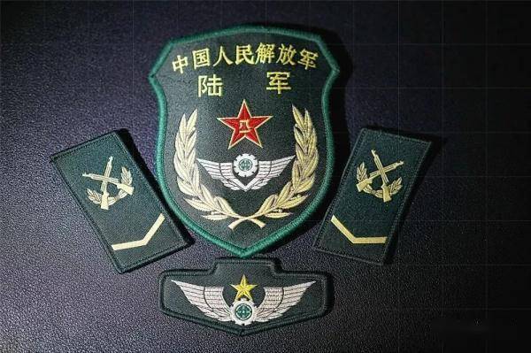 军人国徽图片