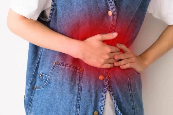 女子|头皮发麻！女子爱吃荸荠，胆管里竟然“游”出……