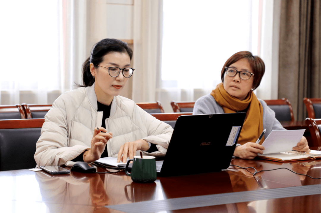 我校校长孙骊,副校长兼课程负责人朱群英和项目组组长王晶雯老师全程