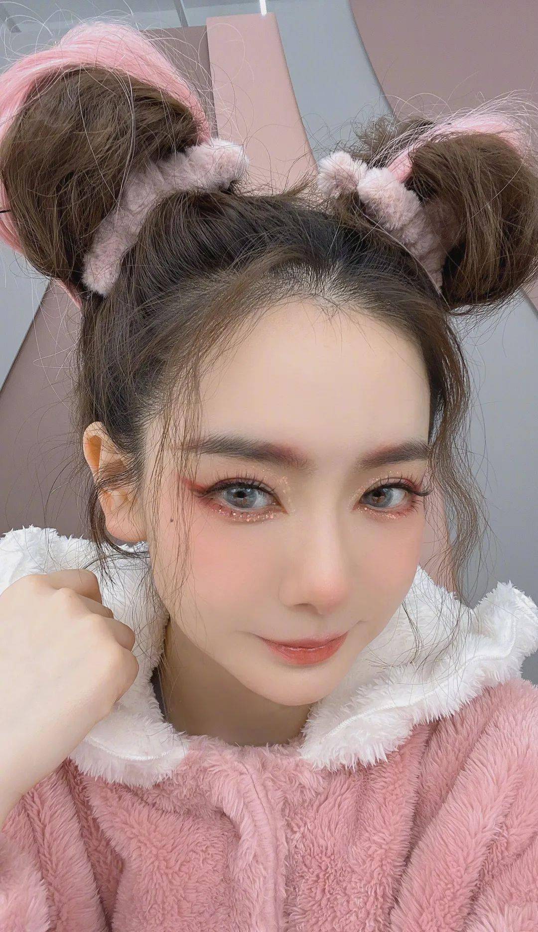 小狐狸戚薇玲娜贝儿灵感仿妆，你有被这只川沙妲己蛊到吗？