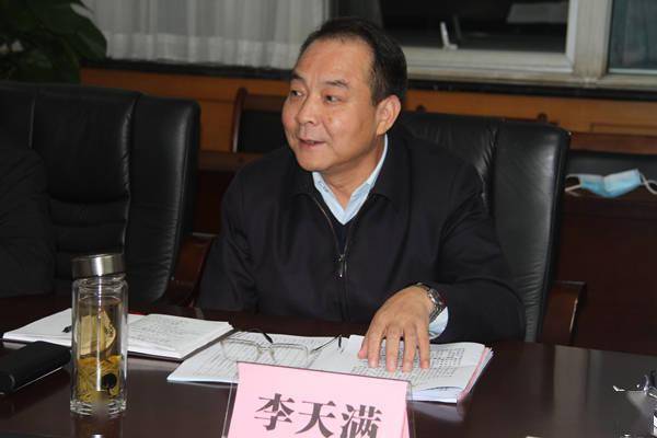 11月17日,省林草局党组书记,局长李天满在局机关会见了宜宾市委书记刘