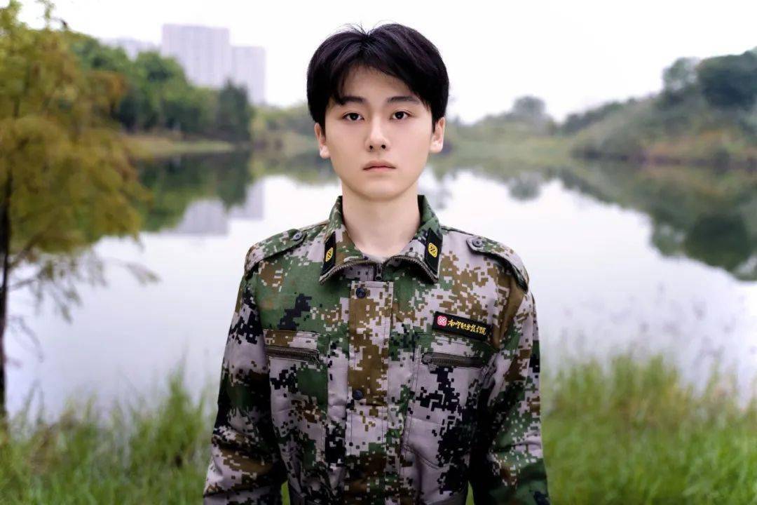 新兵风采3身穿迷彩服心怀军人梦