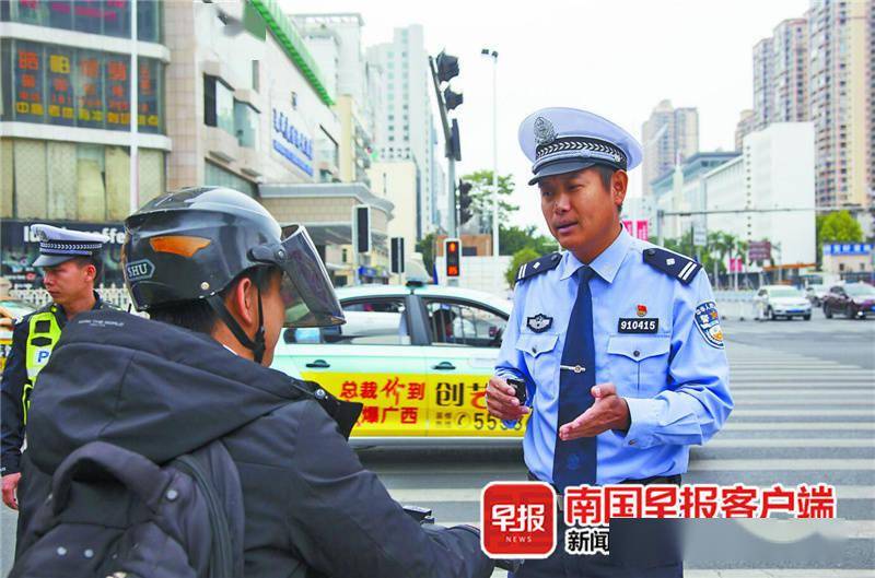 广西新声代丨南宁交警化身小黑说了10年交通笑称如今取材难