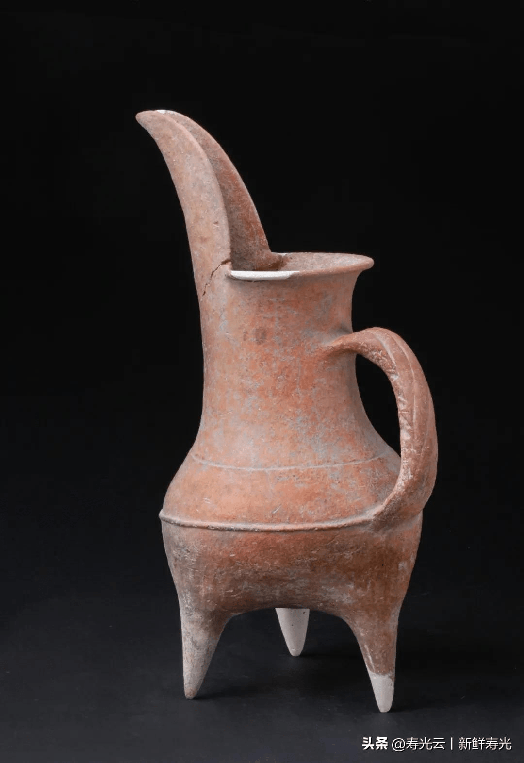 出土文物—龙山文化陶鬶