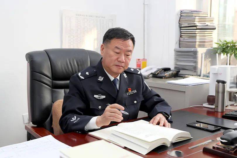 赓续百年奋斗史意气风发新征程党的十九届六中全会精神在哈市公安机关