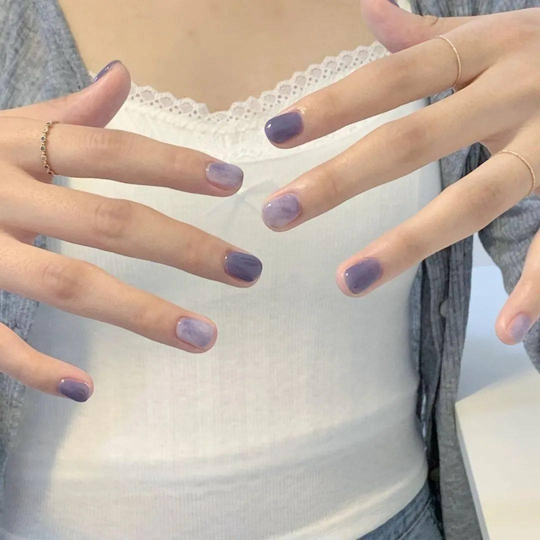 攻击性绝美清透美甲来啦！上手好嫩~