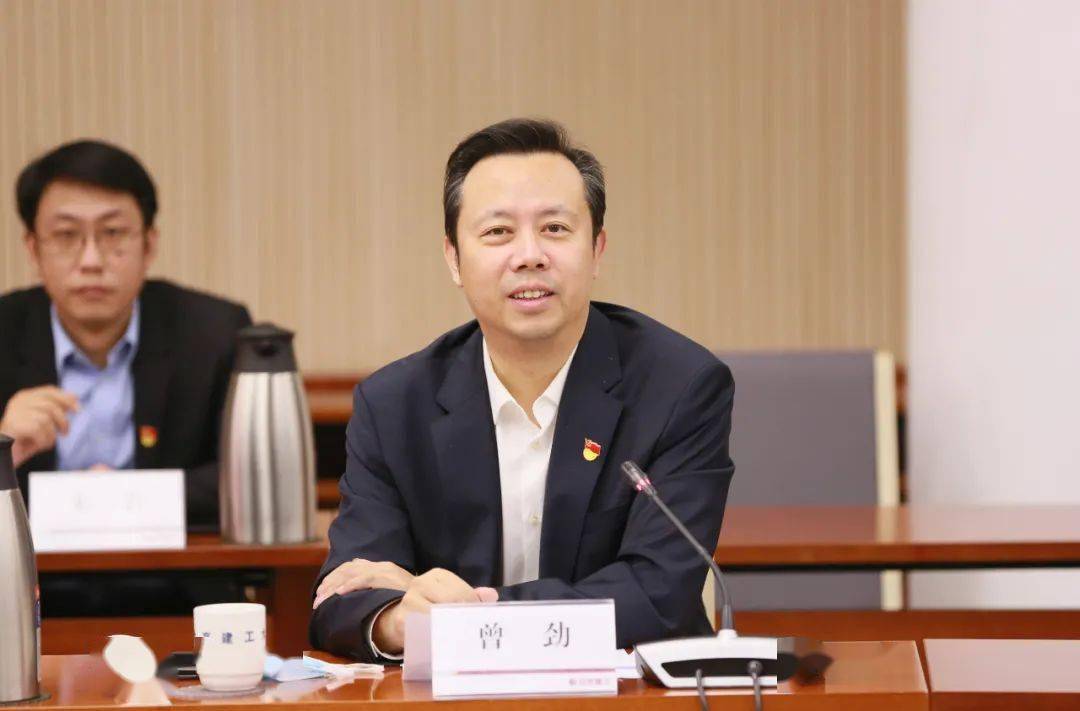 曾劲表示,建工集团作为北京建筑业龙头企业,与金隅集团的发展历程同根