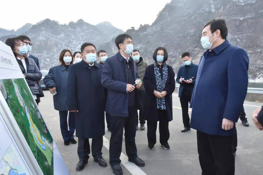 吴澜和陈华一行先后来到本溪满族自治县皇子山,天著滑雪场,高官镇松树
