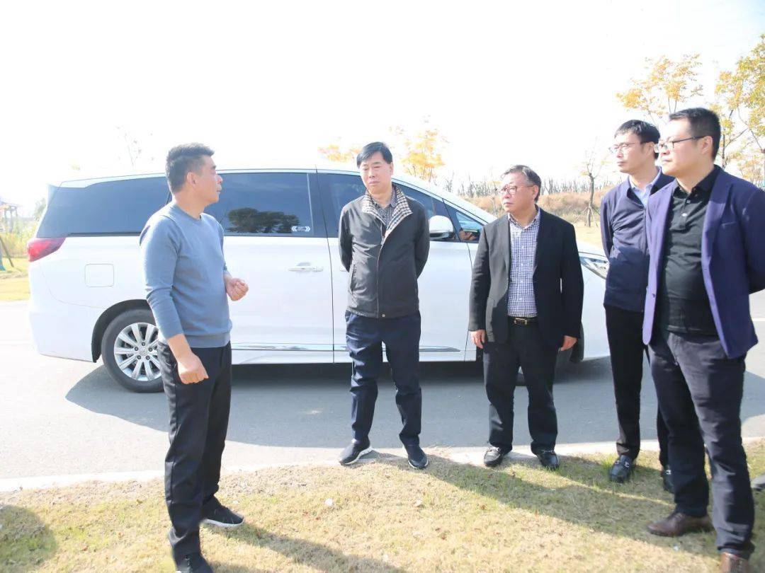 【今日头条】无锡市江阴生态环境局局长陈福良一行调研我镇东青河晃山