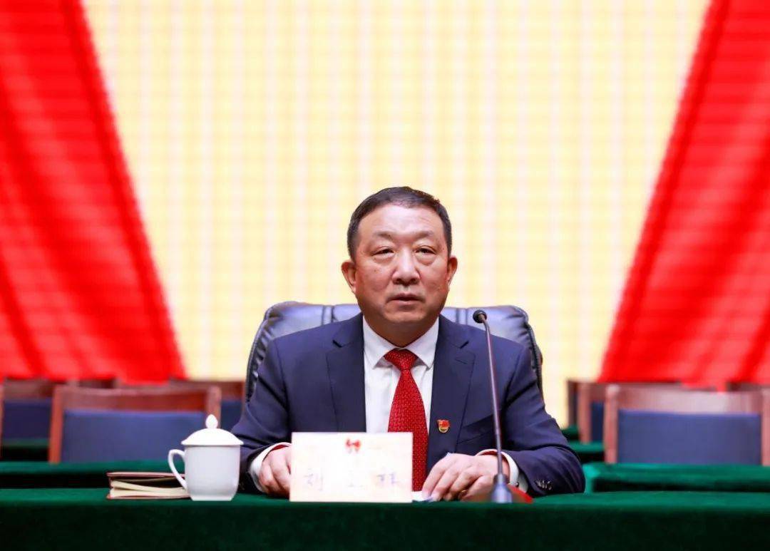 会议宣布了县委书记刘正祥出席会议并讲话第一次会议召开党员大会会宁