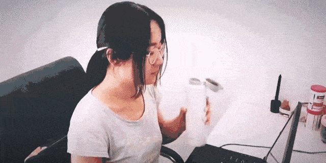 【992 | 好物】摇一摇，1秒发热，比暖宝宝好用N倍！怕手冷的妹子都在用这款黑科技暖手杯~