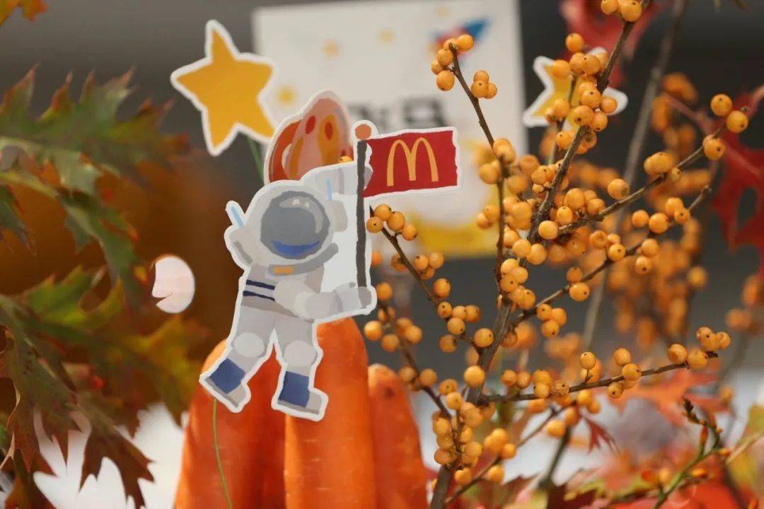 麦当劳宇航员壁纸图片