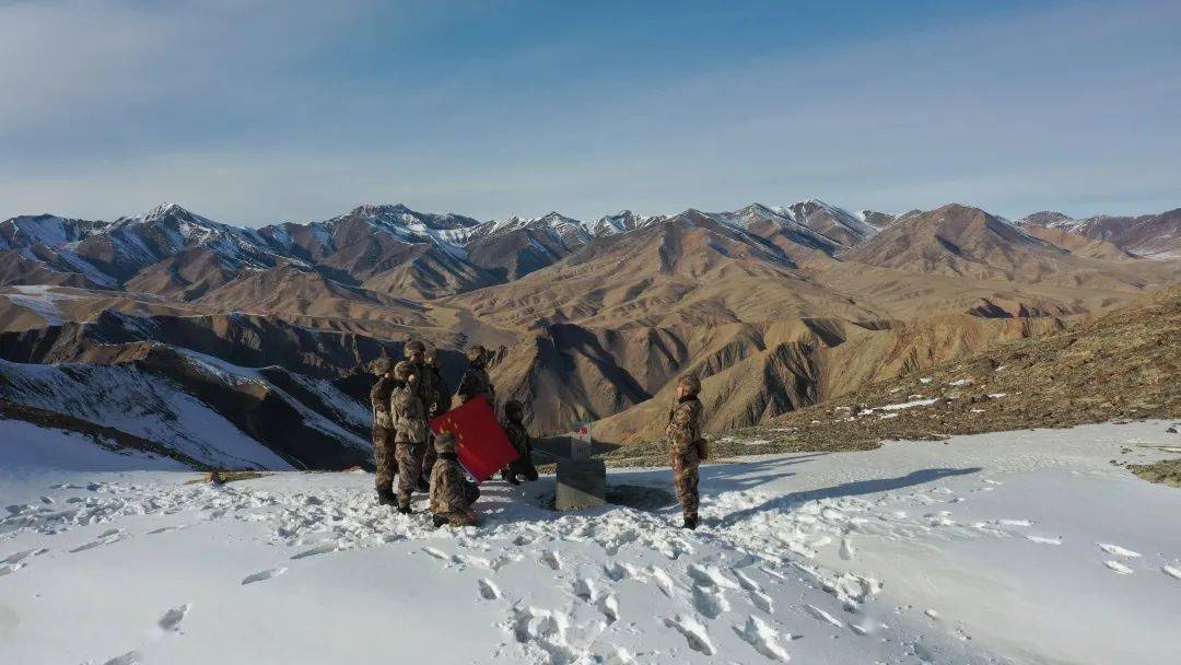 大雪封山前,这个"候鸟"哨所官兵再次踏上巡逻路