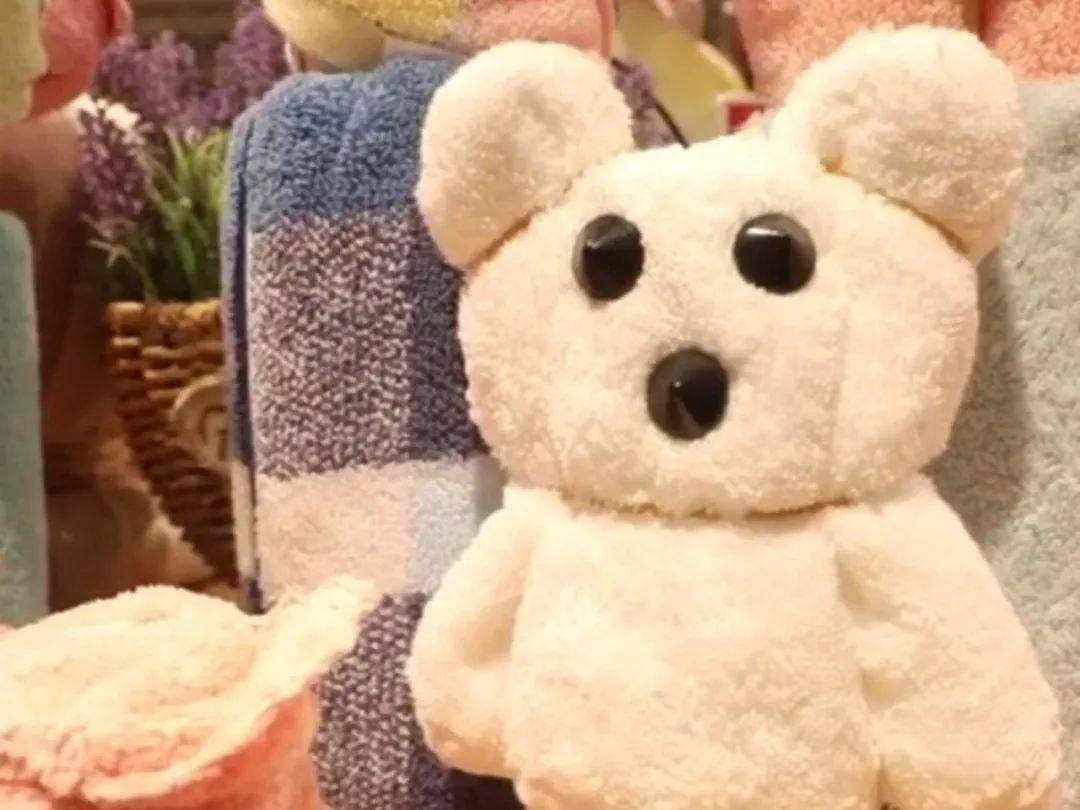 武警退役后他在超市叠被子