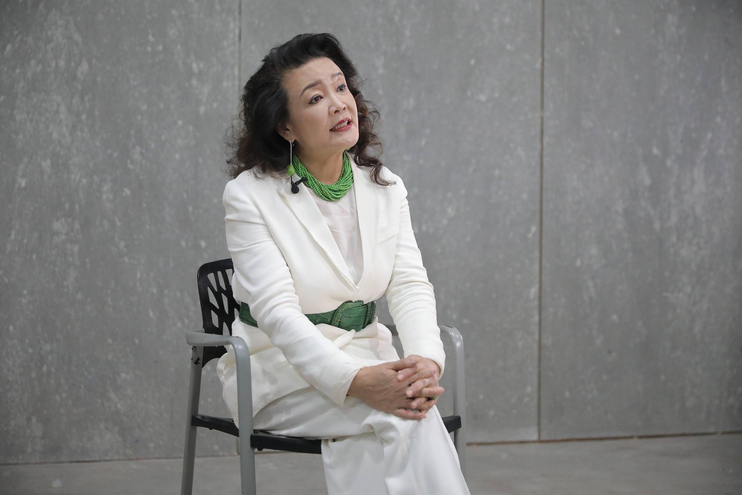 大s离婚背后:汪小菲十年蜕变,母亲暴富后激进扩张"惹祸"_张兰