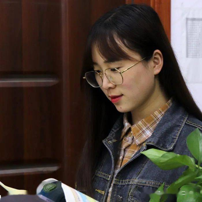赵丽佳富阳中学地理教师曾获2020届富阳区高中新教师试用期培训优秀