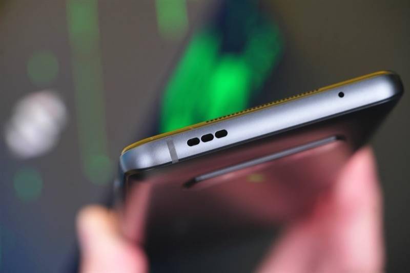 跑分首次破百万！黑鲨4S Pro评测：武装到牙齿的游戏机皇