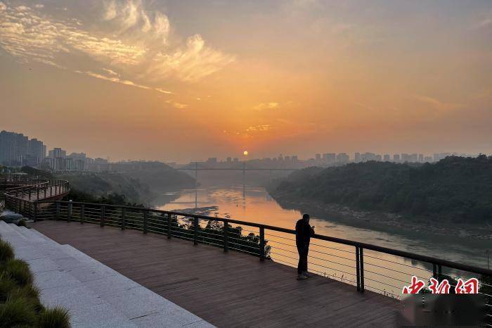 如月|“雾都”重庆迎美丽夕阳