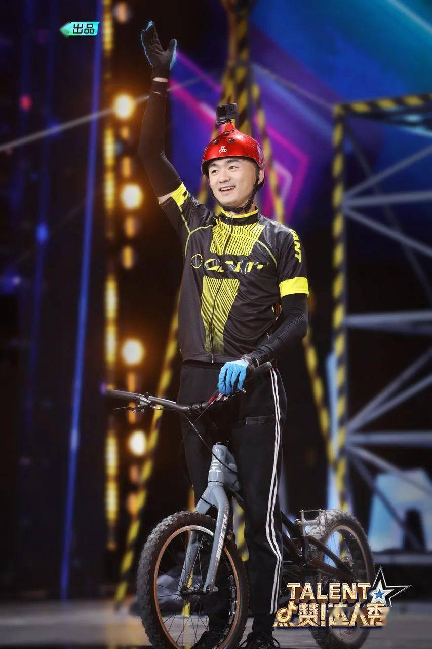 舞台|短视频定义达人、诠释热爱,抖音入局带动达人秀蓬勃新发展