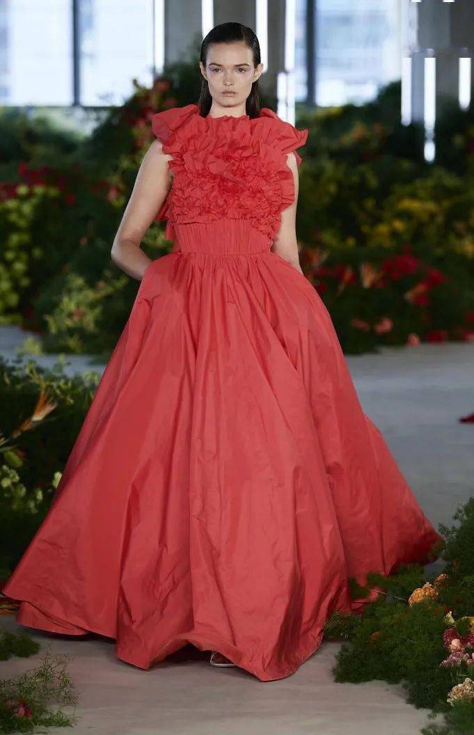 色调 2022春夏女装流行色T台分析