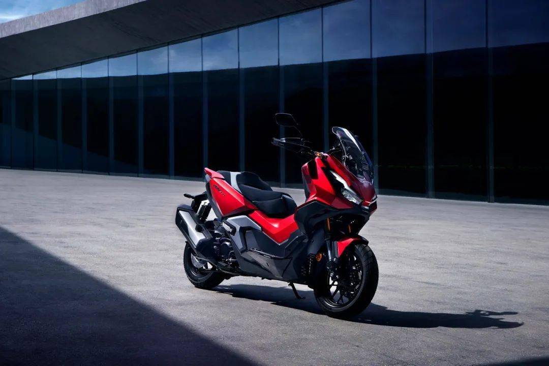 honda 全新跨界踏板 adv350 户外特写