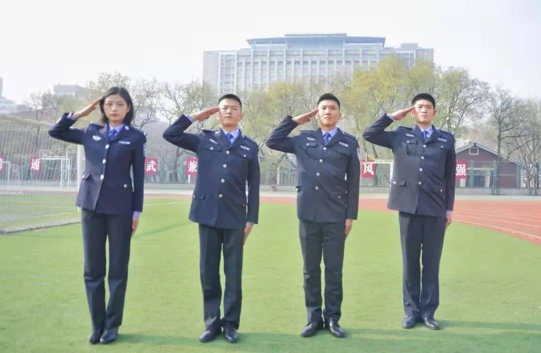 從軍裝到警服!_公大