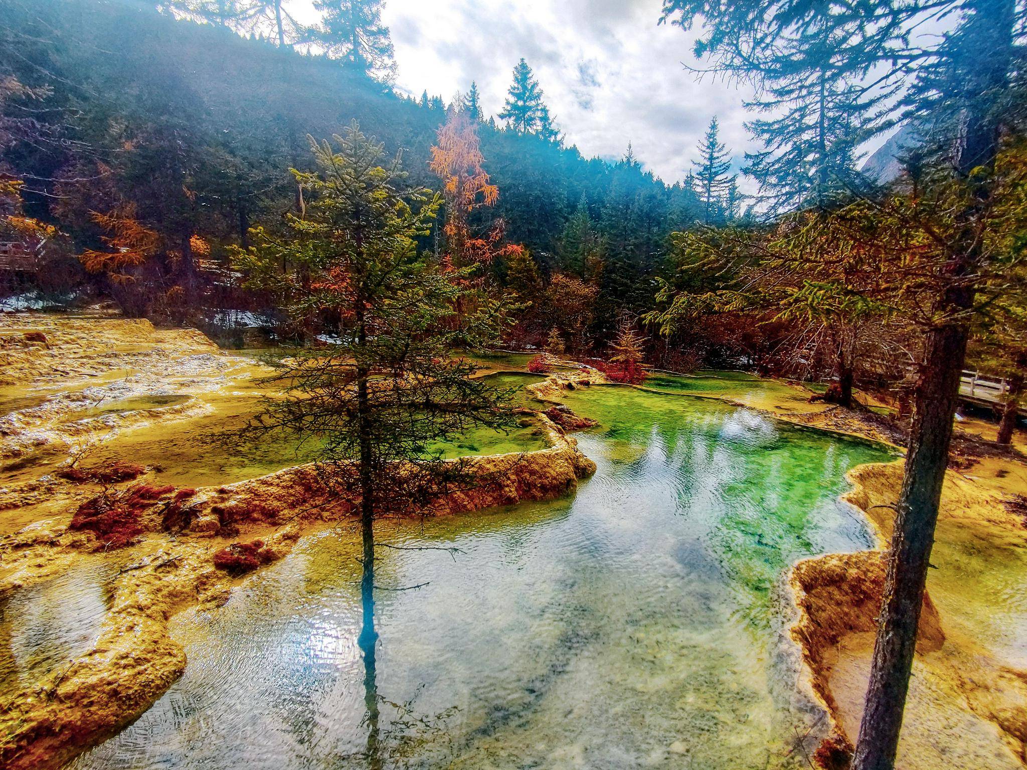 思窝安小娜环星记:四川黄龙彩池,给平淡的人生加点色彩