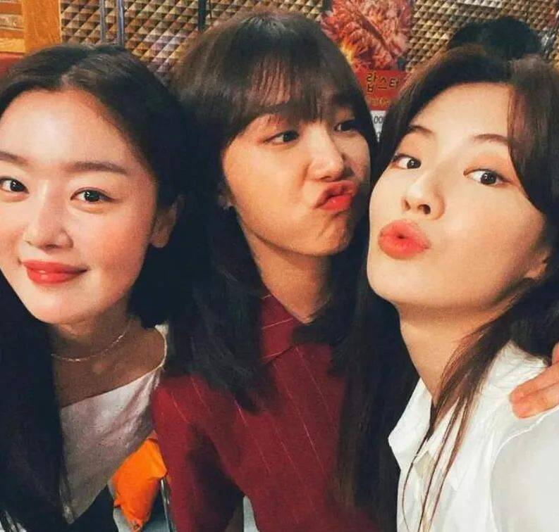 因为|三个“疯”女人的喝酒日常,太好看了!