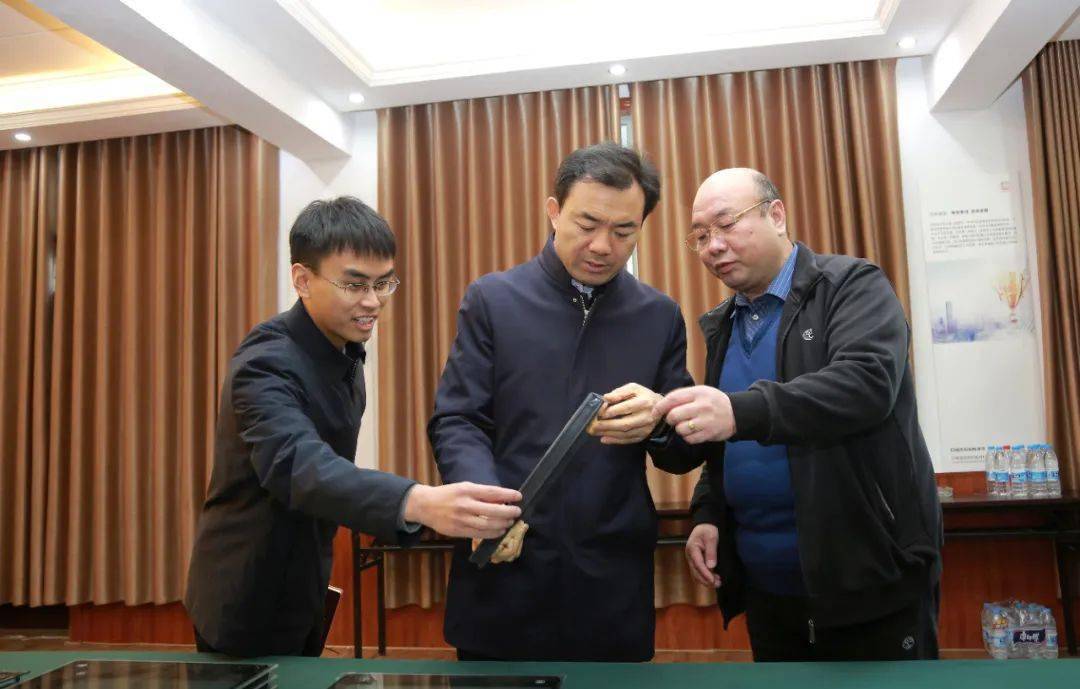 辉县书记刘军伟到孟庄镇调研企业发展情况