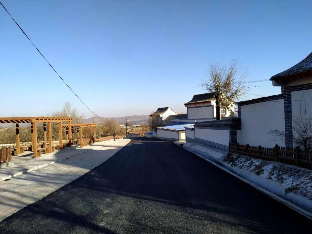 【我为群众办实事】新集镇赵山村:路面铺油"颜值"倍增 群众交口称赞