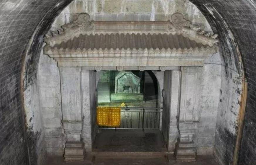 一真一假两座香妃墓,乾隆帝的爱妃香妃死后葬在哪里?真相揭晓了