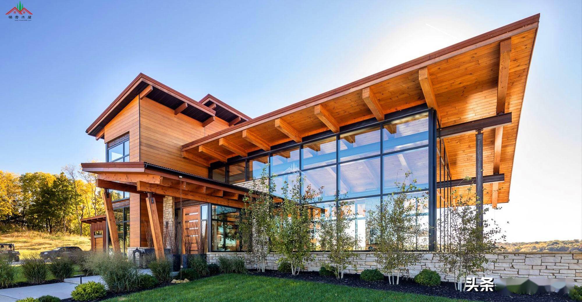 你喜欢的现代风格木屋一定是有这样的特点,单屋面室内装修够现代