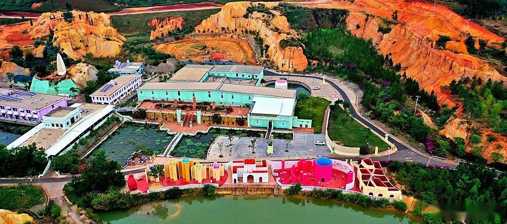 云南建水五龙湖畔梦幻又带有童趣的蚁工坊