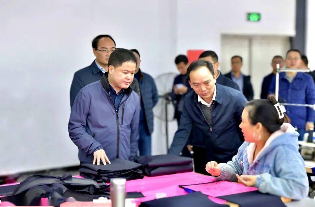 刘文新在普安县调研宣讲时强调 深入学习宣传贯彻党的十九届六中全会