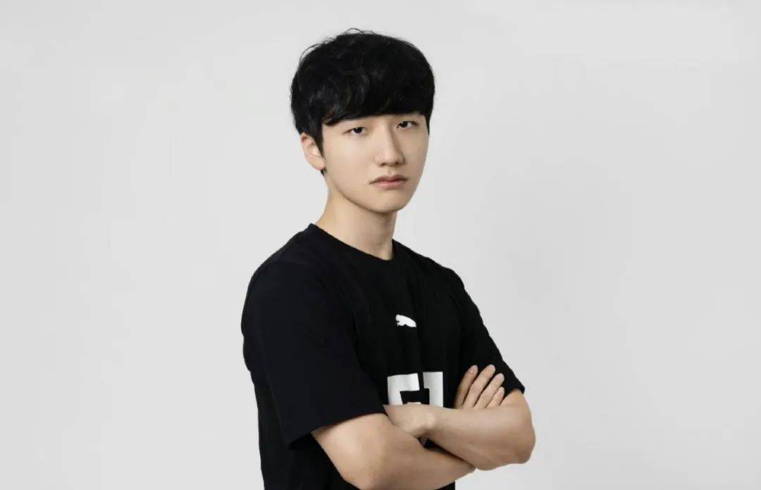 lol最倒霉的选手,小花生透露自己重现lgd事故!又不知不觉被卖了