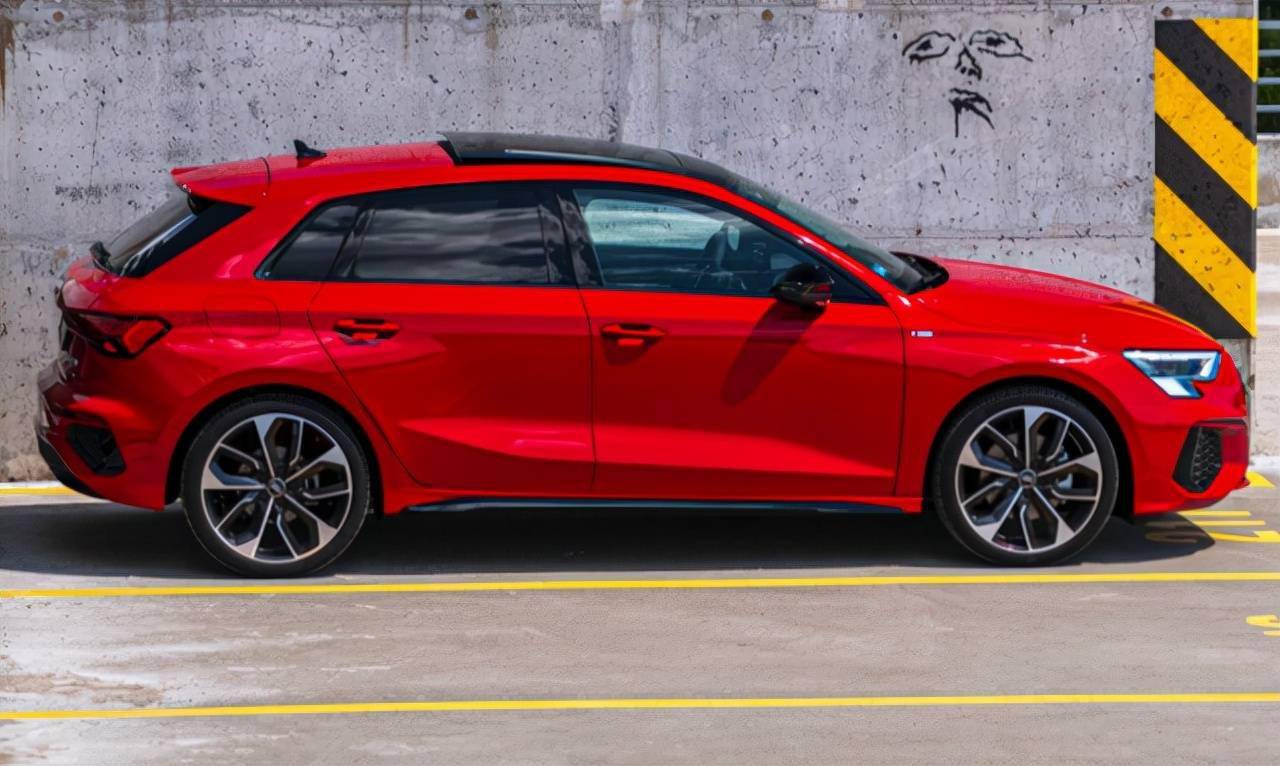 20万级轿跑来袭!换装1.5t引擎,源自audi,战斗风造型真帅气