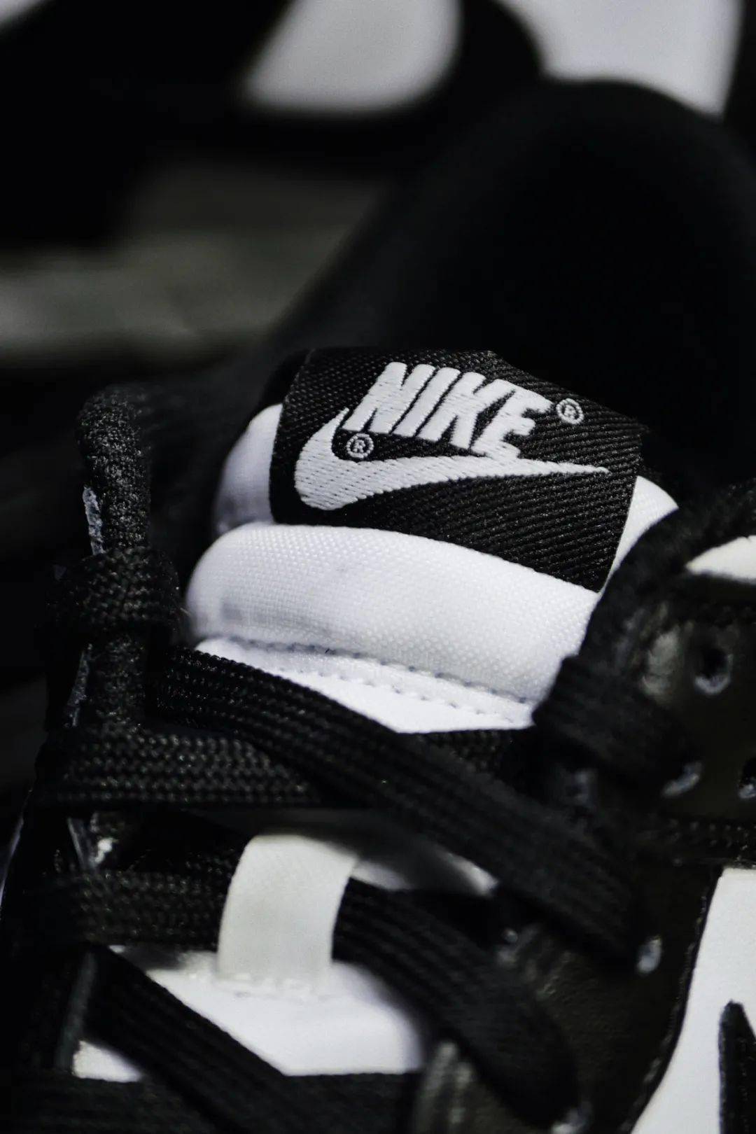 SOAR 新品预览｜NIKE DUNK LOW RETRO “BLACK”_手机搜狐网